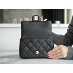 𝗖𝗛𝗔𝗡𝗘𝗟 ✦𝗖𝗹𝗮𝘀𝘀𝗶𝗰 𝗙𝗹𝗮𝗽23P Spring/Summer New Love Heart Adjustable Buckle mini Black