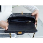 𝗖𝗛𝗔𝗡𝗘𝗟✦𝗖𝗹𝗮𝘀𝘀𝗶𝗰 𝗙𝗹𝗮𝗽 21/22 Fall/Winter New Arrival Bullet Case Square Fatty Pearlescent Black Blue