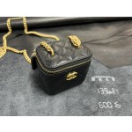 𝗖𝗛𝗔𝗡𝗘𝗟✦  23p love chain small box ❤️ genuine leather