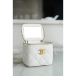 𝗖𝗛𝗔𝗡𝗘𝗟✦ 23P Spring/Summer New Love Adjustment Buckle Small Box