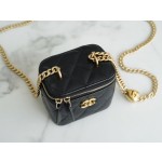 𝗖𝗛𝗔𝗡𝗘𝗟✦ 23P Spring/Summer New Love Adjustment Buckle Small Box