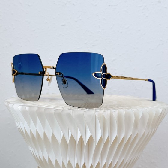 LOUIS VUITTON  Z1662