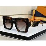 LOUIS VUITTON Z2302U