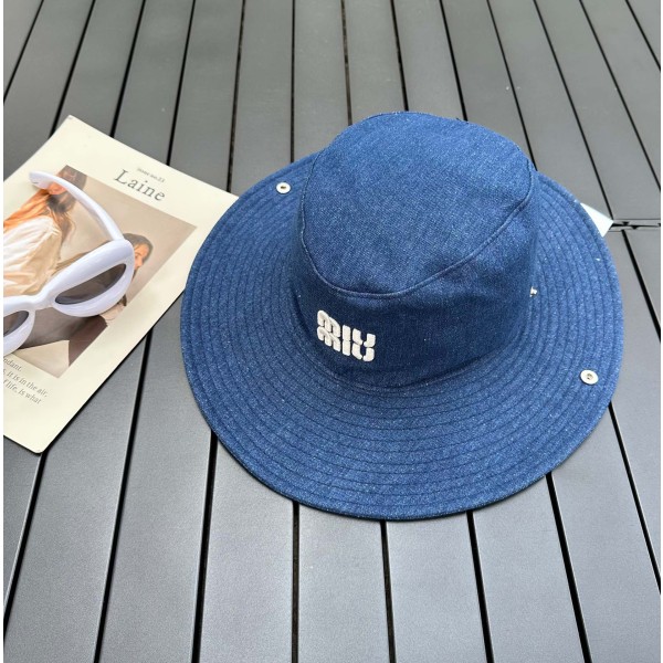 miumiu bucket hat