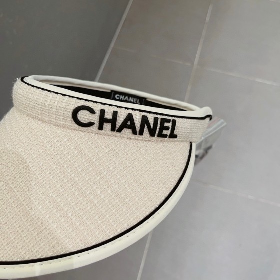 CHANEL headband, small fragrance