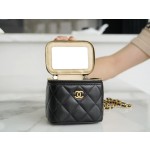 𝗖𝗛𝗔𝗡𝗘𝗟✦ Metal ball series Genuine leather Inside cloth renewed cowhide with built-in small mirror 𝟐𝟐𝐛 New small box