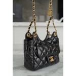 𝗖𝗛𝗔𝗡𝗘𝗟✦23𝑪 Early Spring Resort Collection Bright crinkled calfskin with gold metal Wave bag Black Small