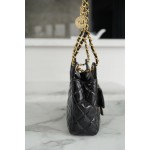 𝗖𝗛𝗔𝗡𝗘𝗟✦23𝑪 Early Spring Resort Collection Bright crinkled calfskin with gold metal Wave bag Black Small