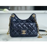 𝗖𝗛𝗔𝗡𝗘𝗟✦23𝑪 Early Spring Resort Collection Bright crinkled calfskin and gold metal Wave bag Medium Navy 🌊