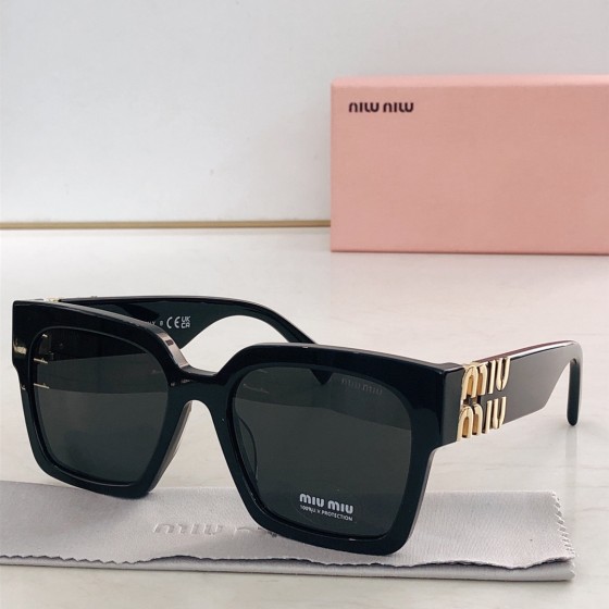 MIU MIU MODEL:VMU 04U