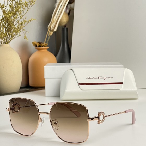 Salvatore ferragamo MODEL: SF243SR