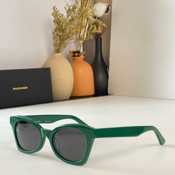 BALENCIAGA  MODEL：BB0230S