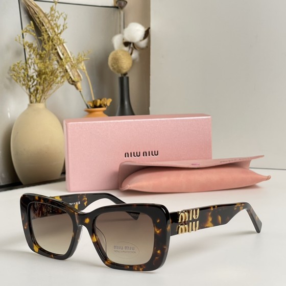 MIUMIU MODEL：MU 07YS