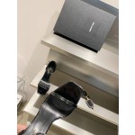 𝙎𝙖𝙞𝙣𝙩 𝙇𝙖𝙪𝙧𝙚𝙣𝙩 | 𝟐𝟎𝟐𝟏/𝐒𝐒 𝐧𝐞𝐰 YSL｜A beautiful classic Alphabet high-heeled sandals