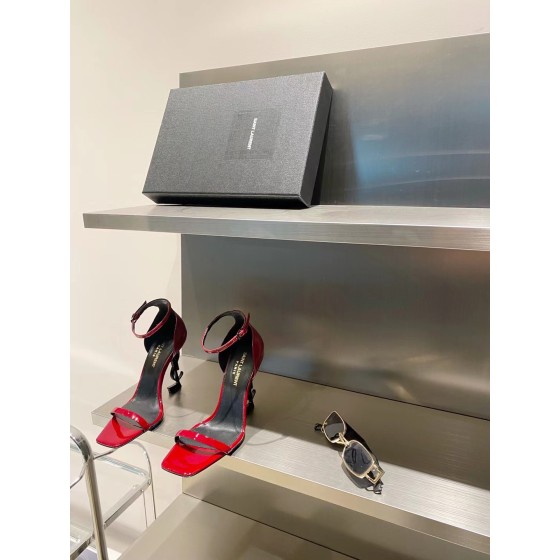 𝙎𝙖𝙞𝙣𝙩 𝙇𝙖𝙪𝙧𝙚𝙣𝙩 | 𝟐𝟎𝟐𝟏/𝐒𝐒 𝐧𝐞𝐰 YSL｜A beautiful classic Alphabet high-heeled sandals