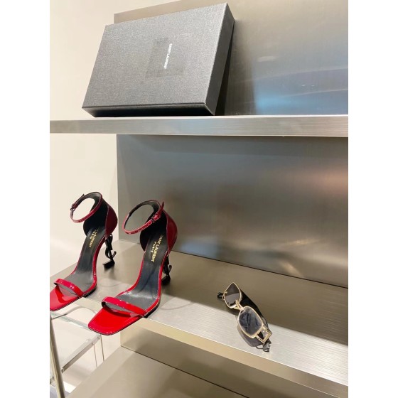 𝙎𝙖𝙞𝙣𝙩 𝙇𝙖𝙪𝙧𝙚𝙣𝙩 | 𝟐𝟎𝟐𝟏/𝐒𝐒 𝐧𝐞𝐰 YSL｜A beautiful classic Alphabet high-heeled sandals