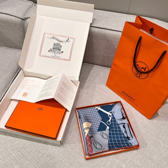 𝐇𝐞𝐫𝐦𝐞𝐬 • 𝟐𝟑𝐍𝐞𝐰 "Fragment Hermes" blue