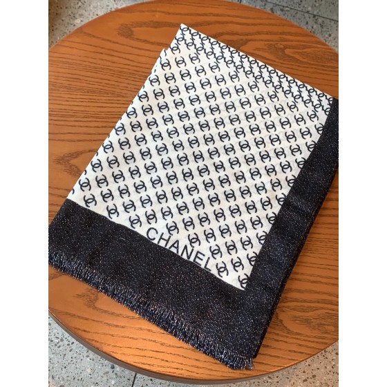 𝐂𝐡𝐚𝐧𝐞𝐥 【Houndstooth Double C Logo】Cashmere Printed Square Scarf