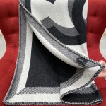 𝐂𝐡𝐚𝐧𝐞𝐥 [Black and gray - blanket]