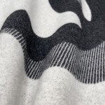 𝐂𝐡𝐚𝐧𝐞𝐥 [Black and gray - blanket]