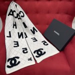 𝐂𝐡𝐚𝐧𝐞𝐥 Character No. 5 scarf 🧣 Double-sided two-color jacquard scarf 49% cashmere ➕ 40% wool ➕ 11% silk fabric