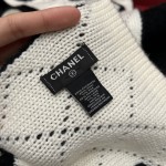 𝐂𝐡𝐚𝐧𝐞𝐥 Character No. 5 scarf 🧣 Double-sided two-color jacquard scarf 49% cashmere ➕ 40% wool ➕ 11% silk fabric