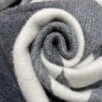 𝐂𝐡𝐚𝐧𝐞𝐥 shawl scarf 🧣 dual-use 53% cashmere ➕ 47% wool