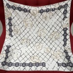 𝐂𝐡𝐚𝐧𝐞𝐥 The hottest square scarf in the camellia element 100% mulberry silk 90*90CM