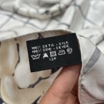 𝐂𝐡𝐚𝐧𝐞𝐥 The hottest square scarf in the camellia element 100% mulberry silk 90*90CM