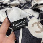 𝐂𝐡𝐚𝐧𝐞𝐥 The hottest square scarf in the camellia element 100% mulberry silk 90*90CM