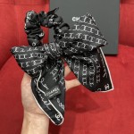 𝐂𝐡𝐚𝐧𝐞𝐥 Combination of square scarf ➕ hair band