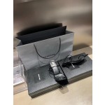 𝙎𝙖𝙞𝙣𝙩 𝙇𝙖𝙪𝙧𝙚𝙣𝙩 | 𝟐𝟎𝟐𝟐/𝐒𝐒 𝐧𝐞𝐰 YSL｜New Roman sandals crystal sheepskin