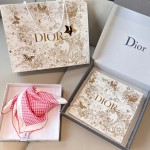 𝐃𝐢𝐨𝐫 ·"Houndstooth Square Scarf" rose red 100% mulberry silk