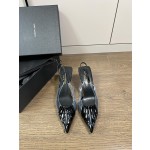 𝙎𝙖𝙞𝙣𝙩 𝙇𝙖𝙪𝙧𝙚𝙣𝙩 | 𝟐𝟎𝟐𝟐/𝐒𝐒 𝐧𝐞𝐰 YSL｜Runway models Saint Laurent high heels pvc film with patent leather pleated design