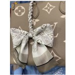 𝐋𝐨𝐮𝐢𝐬 𝐕𝐮𝐢𝐭𝐭𝐨𝐧 "1854 Hair Band" milk tea color Cream 100% silk original fabric