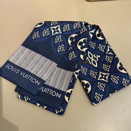 𝐋𝐨𝐮𝐢𝐬 𝐕𝐮𝐢𝐭𝐭𝐨𝐧 "1854 Headband" navy blue 100% silk original fabric