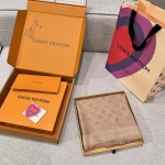 𝐋𝐨𝐮𝐢𝐬 𝐯𝐮𝐢𝐭𝐭𝐨𝐧 "MORE MONOGRAM Nailed Shawl" Champagne gold silk wool material