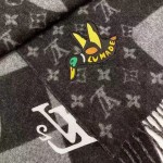𝐋𝐨𝐮𝐢𝐬 𝐯𝐮𝐢𝐭𝐭𝐨𝐧 "NIGO joint duck embroidery 🦆 scarf" MP2701 100% cashmere