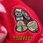 𝐋𝐨𝐮𝐢𝐬 𝐯𝐮𝐢𝐭𝐭𝐨𝐧 cashmere scarf