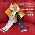 𝐋𝐨𝐮𝐢𝐬 𝐯𝐮𝐢𝐭𝐭𝐨𝐧 Game on three-color silk scarf with poker elements