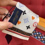 𝐋𝐨𝐮𝐢𝐬 𝐯𝐮𝐢𝐭𝐭𝐨𝐧 Game on three-color silk scarf with poker elements