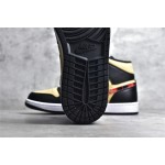 Air Jordan 1 MiD Zwart en rood geruit