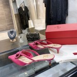 【Valentino】华伦天奴 玫红色 漆皮扣4.5cm穆勒拖鞋