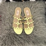 【Valentino】Valentino top version matte yellow 3 strap flat slippers
