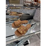 【Valentino】𝟐𝟎𝟐𝟏/𝐒𝐒 𝐧𝐞𝐰 The latest counter series, perfect details, very bright show series launched