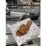 【Valentino】𝟐𝟎𝟐𝟏/𝐒𝐒 𝐧𝐞𝐰 The latest counter series, perfect details, very bright show series launched