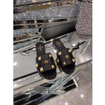 【Valentino】𝟐𝟎𝟐𝟏/𝐒𝐒 𝐧𝐞𝐰 The latest counter series, perfect details, very bright show series launched