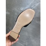 【Valentino】𝟐𝟎𝟐𝟏/𝐒𝐒 𝐧𝐞𝐰 The latest counter series, perfect details, very bright show series launched