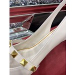 【Valentino】𝟐𝟎𝟐𝟏/𝐒𝐒 𝐧𝐞𝐰 The latest series of counter perfect details original matte open edge bead leather