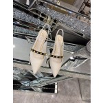 【Valentino】𝟐𝟎𝟐𝟏/𝐒𝐒 𝐧𝐞𝐰 The latest series of counter perfect details original matte open edge bead leather